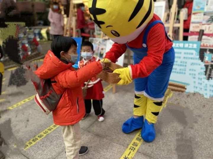 双面镜下的探索与反思，最新年代的思考